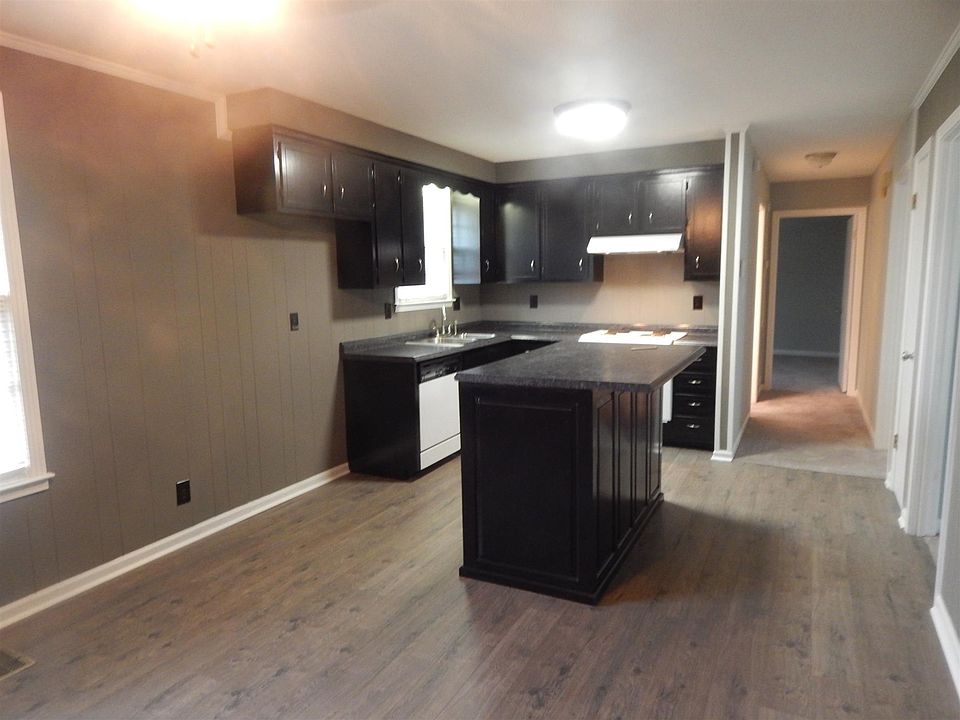 1st image of 1814 Apex Dr