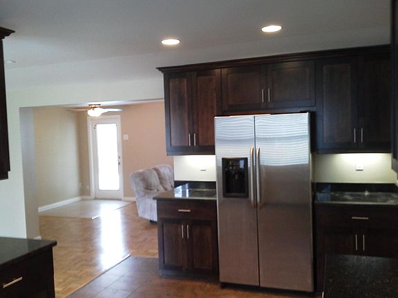 4th image of 16014 Milam Dr