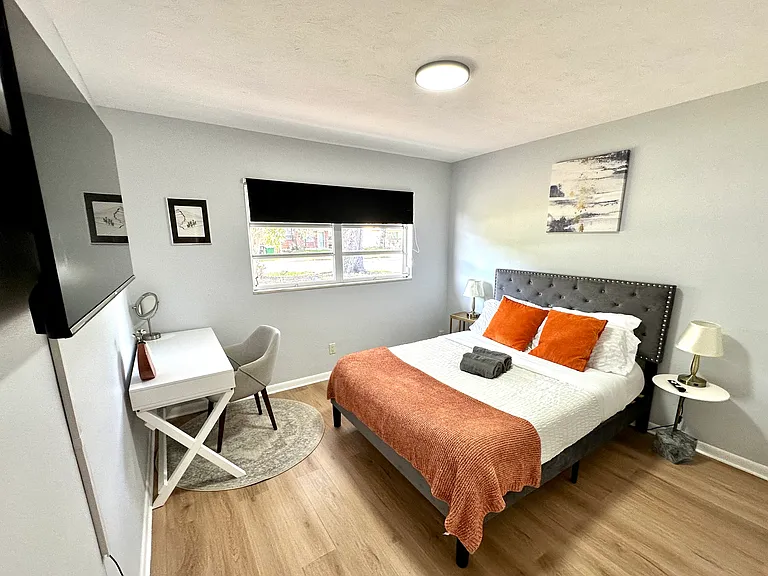 3606 W Gray St — Photo 25