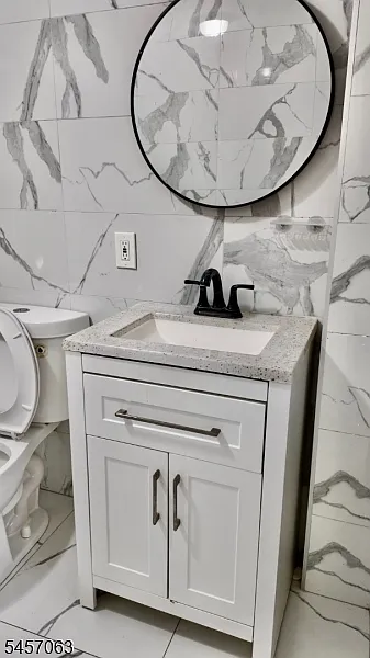 3 bed, 1.0 bath, $2,325 — Photo 4