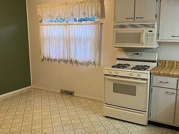 Kitchen viewed from hall