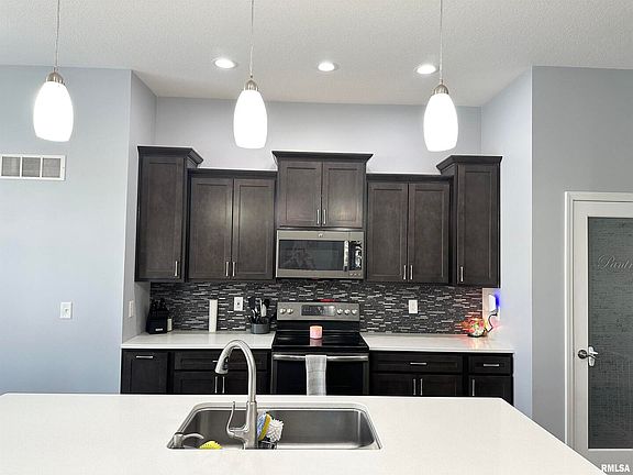 4th image of 1504 Woods Ave