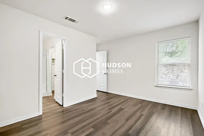 514 E Shepherd St — Photo 7