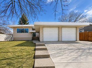 19 NE Meadowview Rd SW, Calgary, AB T2V1V9