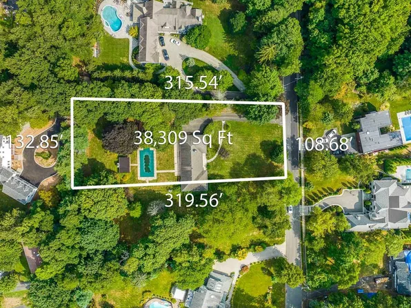 59B Hickory Ln, Closter, NJ 07624