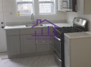 156 Chapel St, Lowell, MA 01852
