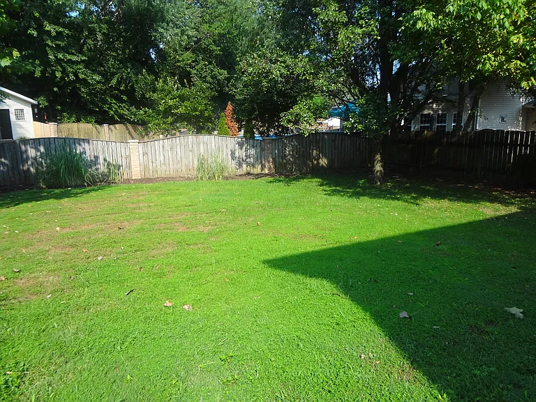 105 Fenton Park Ct — Photo 30