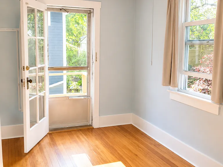 714 W Liberty St #3 — Photo 3