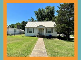 631 W 22nd St, Ada, OK 74820