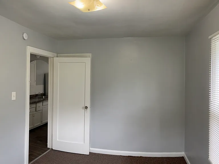1306 N Chester Ave — Photo 8