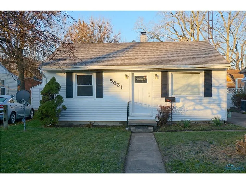 5661 Douglas Rd photo 1