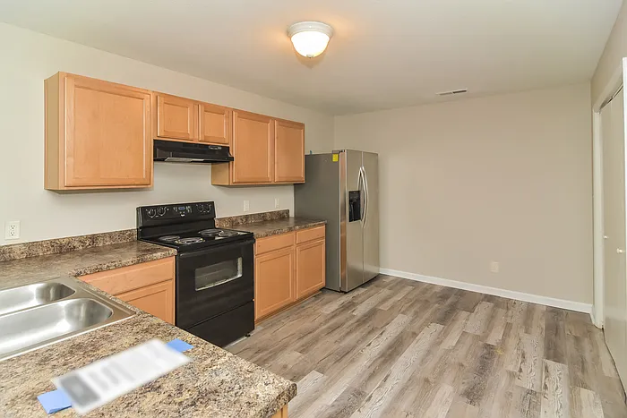 130 Dormont Dr NE — Photo 4