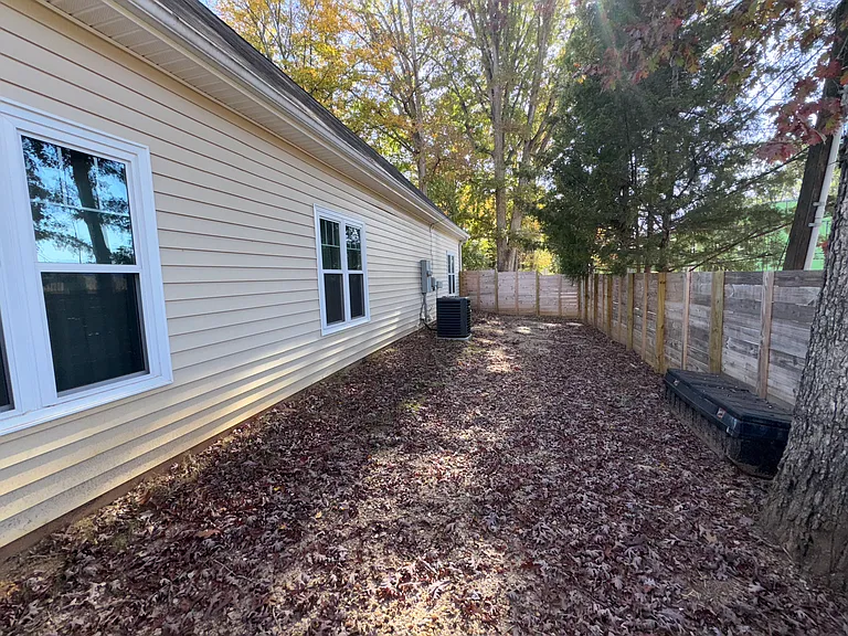 3833 Kelford St — Photo 2