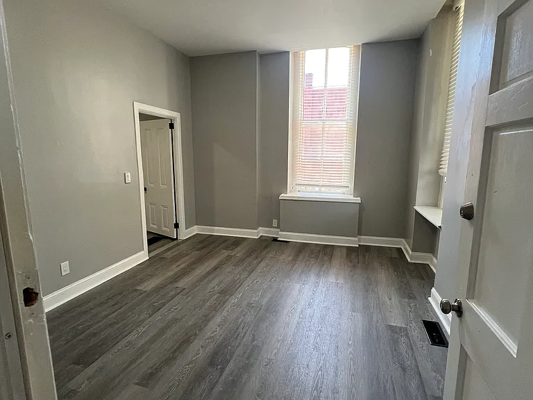 832 Dekalb St #1 — Photo 14