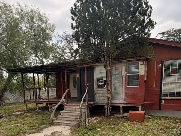 508 N BRIGHT DR, Devine, TX 78016