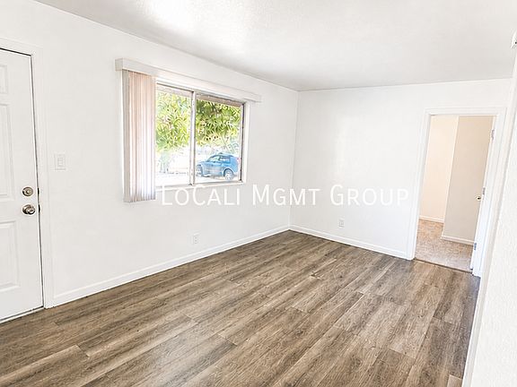 4th image of 2845 Valley View Ave