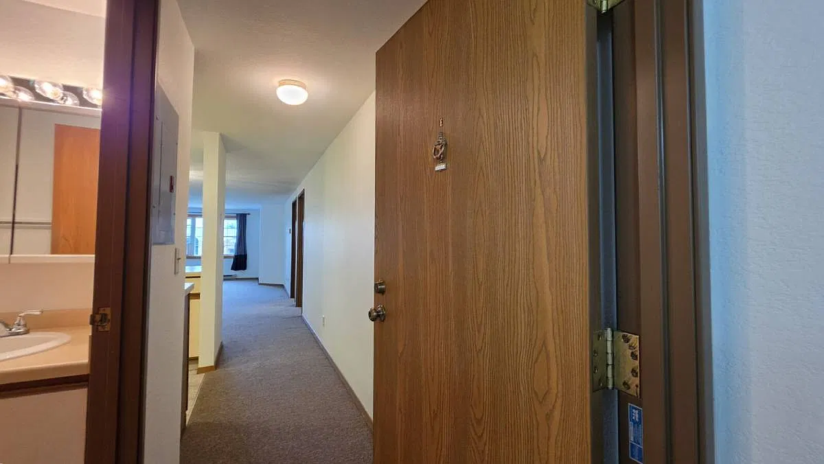 103 N Elm St — Photo 2
