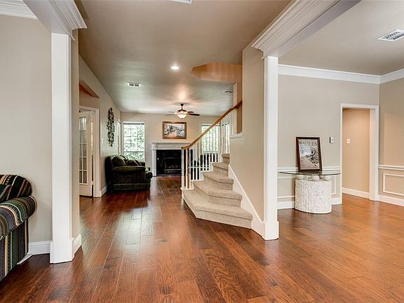 3rd image of 2432 Brittany Ln