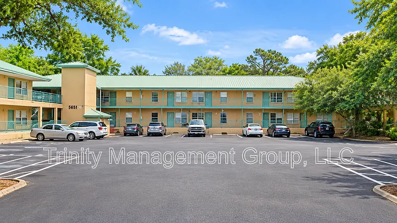 2 bed, 2.0 bath, 980 sqft, $1,350 — Photo 1