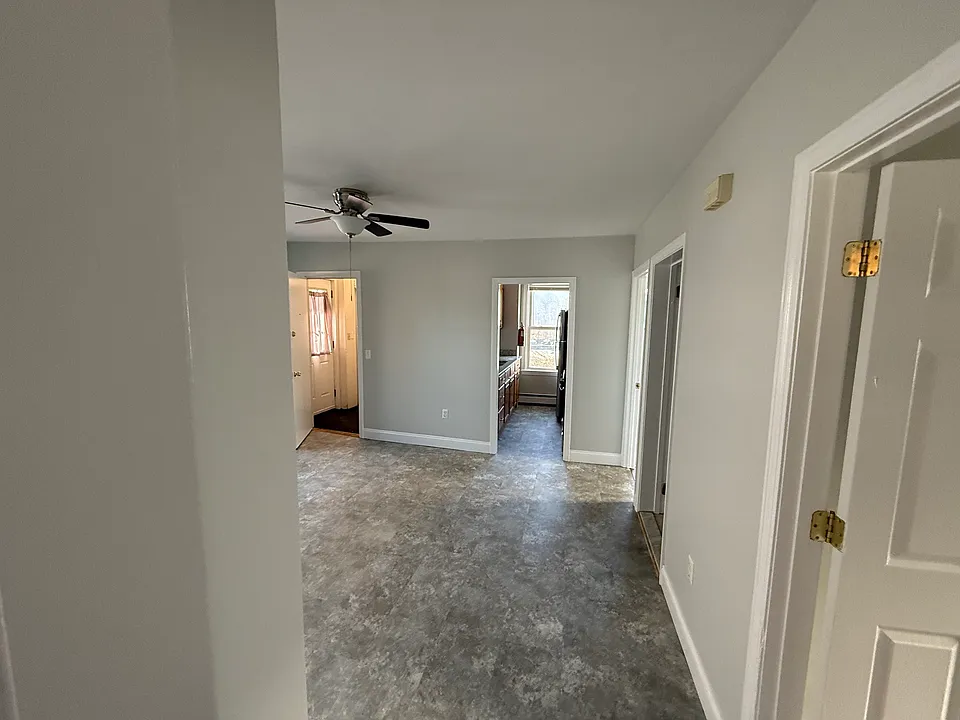 16 Middle St #1