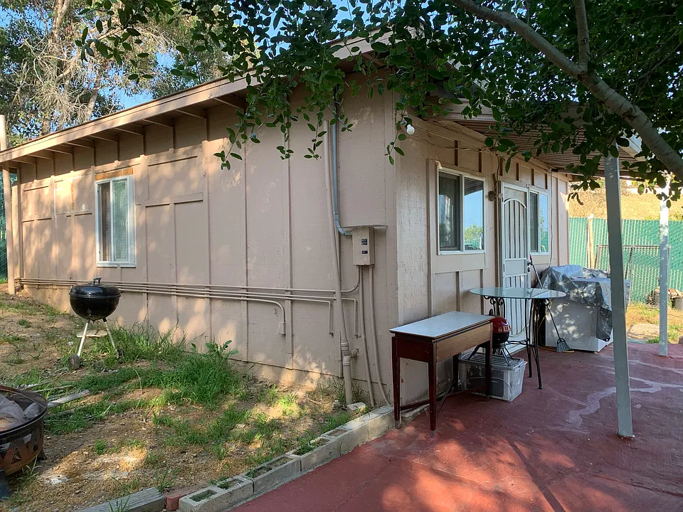 Linda Vista Dr