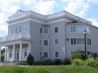 10 School St #1, Lincoln, NH 03251