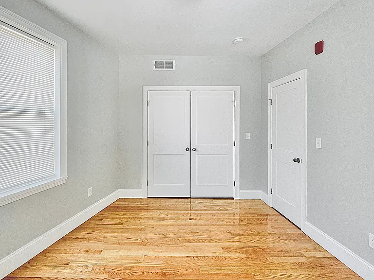 495 Geneva Ave #8 — Photo 6