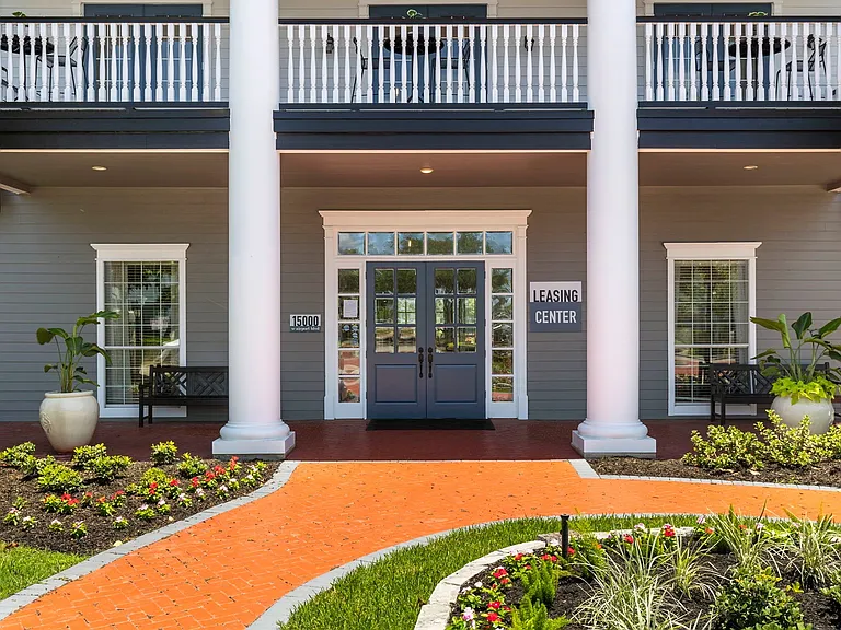 Leasing Center
