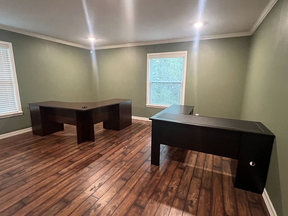 1st image of 1040 S Trade Days Blvd #B