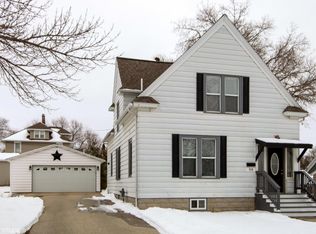 516 2nd St, Hartford, WI 53027