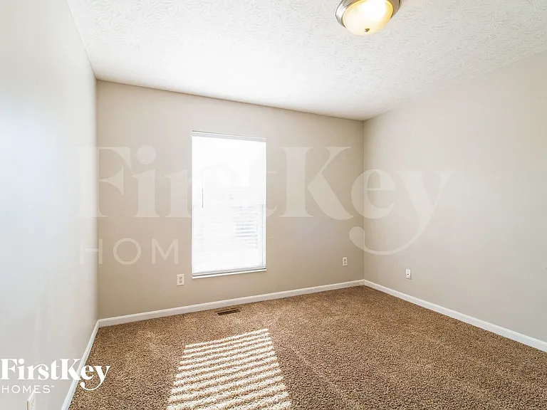 6626 Thistle Grv — Photo 11
