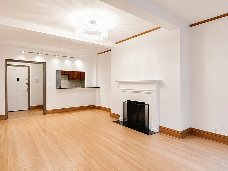 145 W 58th St #10E — Photo 3