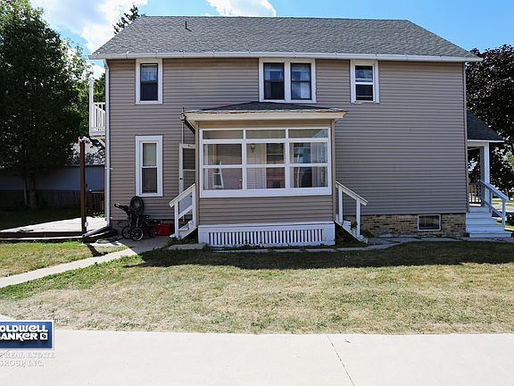 Newer Roof, Newer Siding, Many Newer Windows