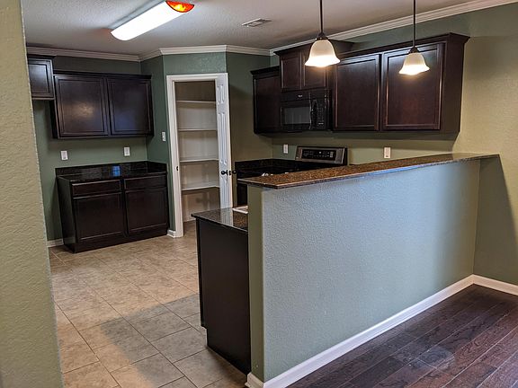 4th image of 5501 Trammel Estates Dr
