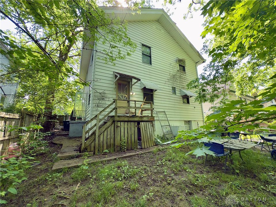 2nd image of 539 Woodlawn Ave