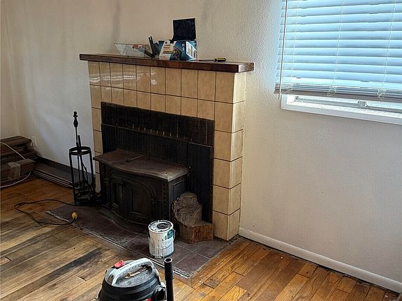 3rd image of 3511 SE 6th Street