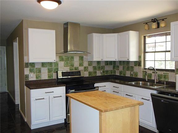 5th image of 226 Oakmont Dr