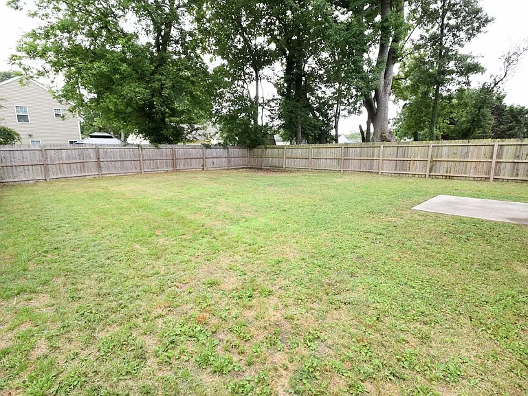 4115 Franklin St — Photo 51