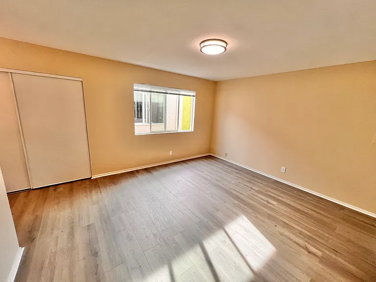 631 Sylvan St #3 — Photo 3