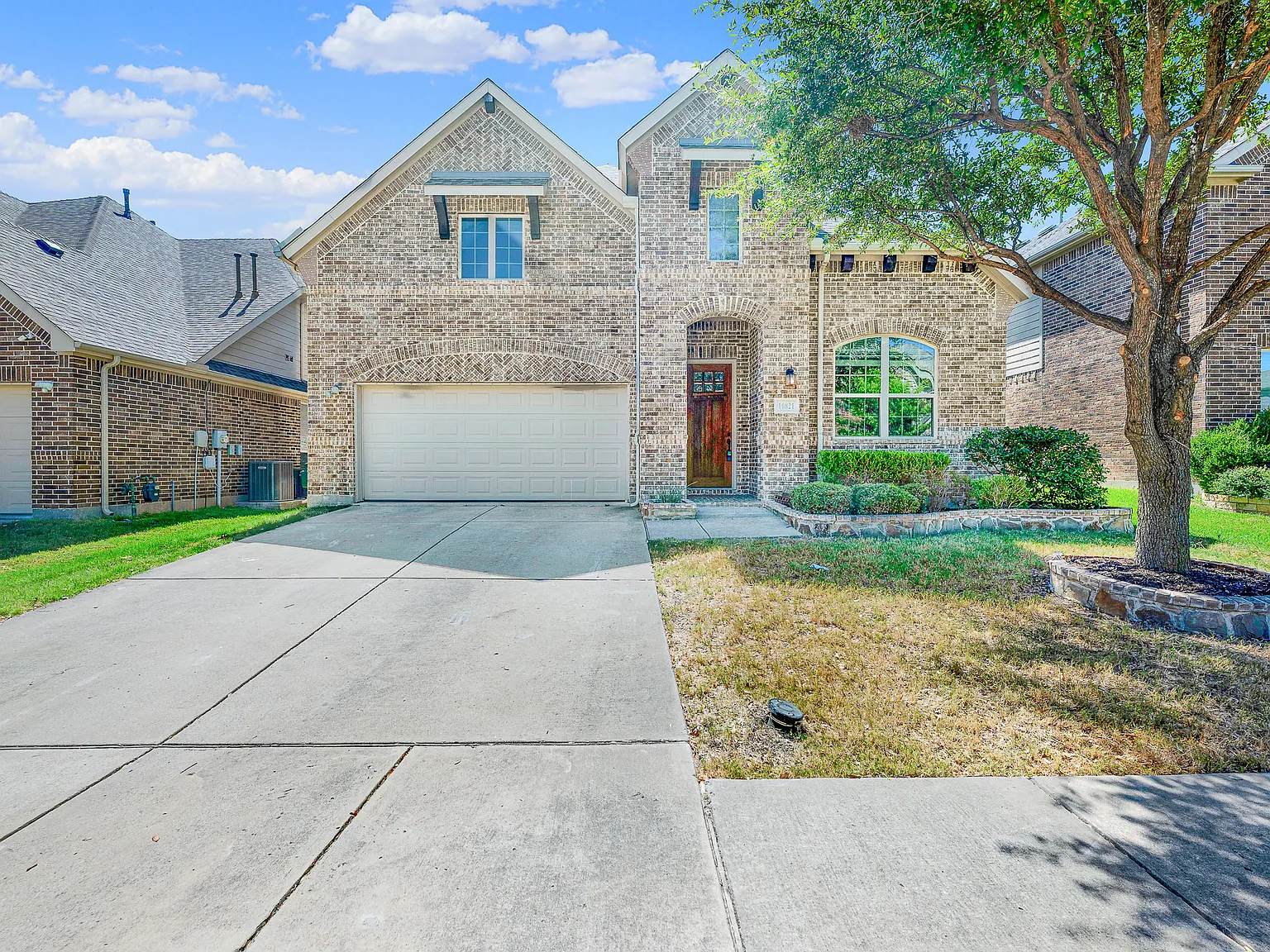 5 bed, 3762 sqft, $3,400 — Photo 1