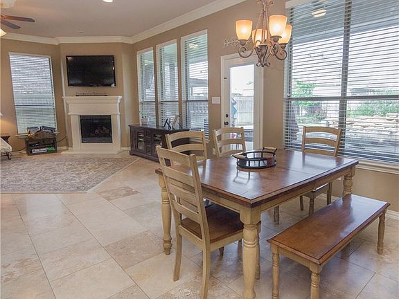 5th image of 1016 Bell Oak Dr