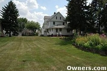 HUGE extra lot for kids and pets.