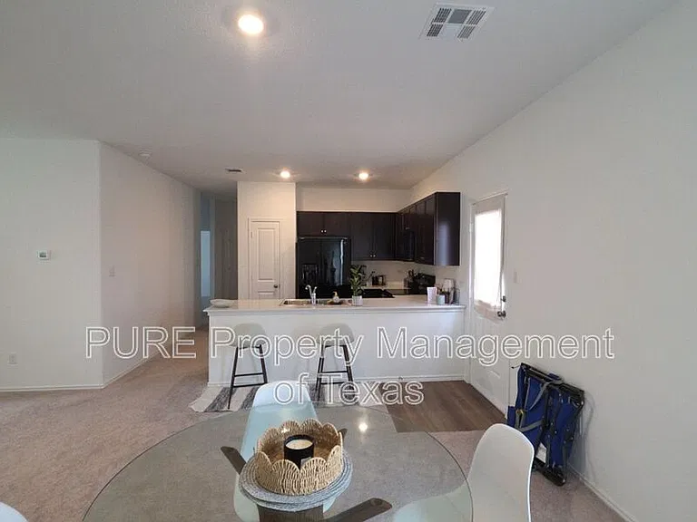 1232 Cattail Ln — Photo 5