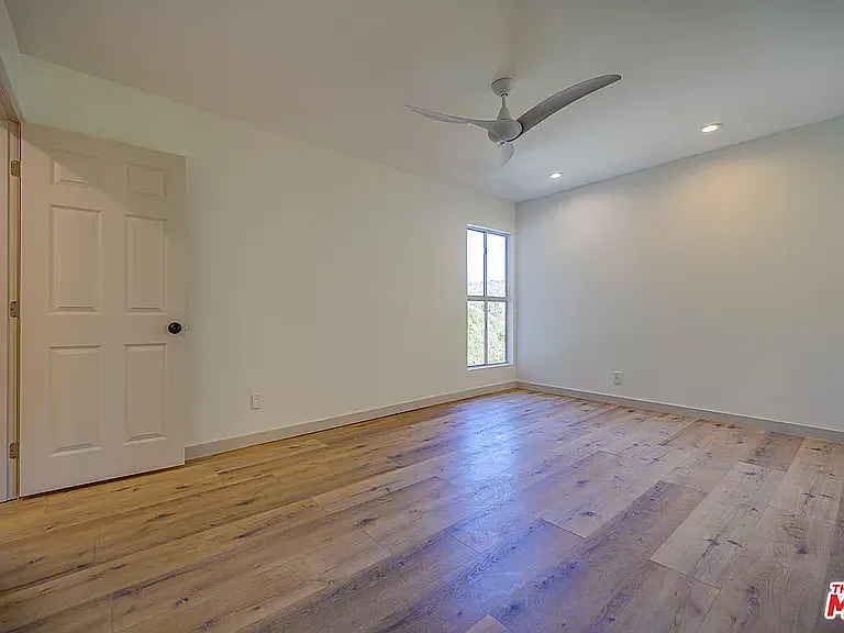 2 bed, 1124 sqft, $3,965 — Photo 4