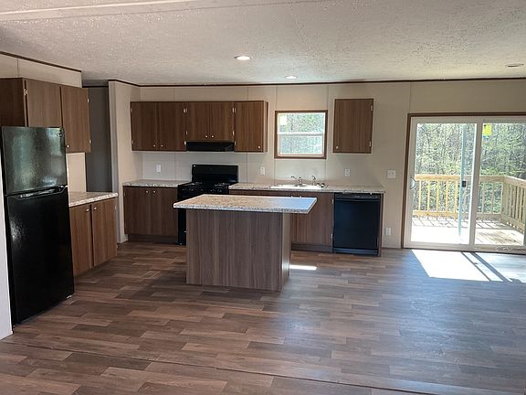 4th image of 2731 Hicks Rd