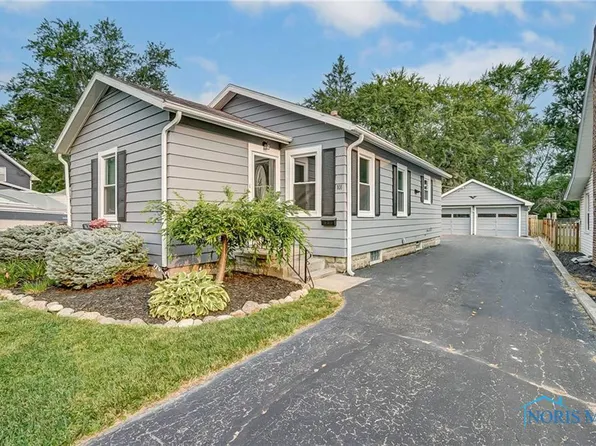 101 Silver Maple Dr, Perrysburg, OH 43551