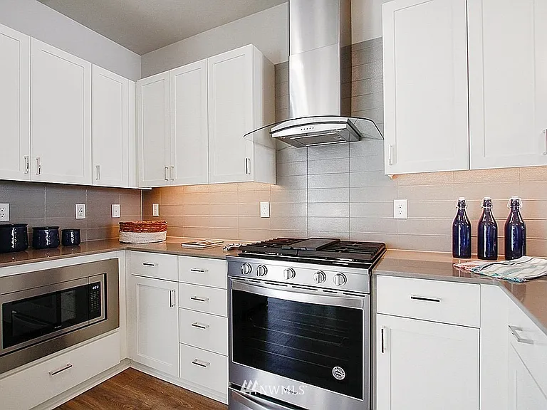 2205 NE 88th St — Photo 5