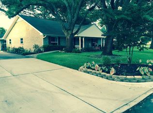 1825 Laurel Oaks Dr, Richmond, TX 77469