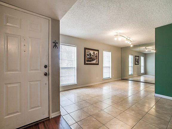 5th image of 2914 Branch Oaks Dr