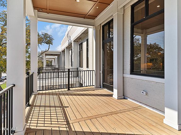 5th image of 805 Mulberry Street #206